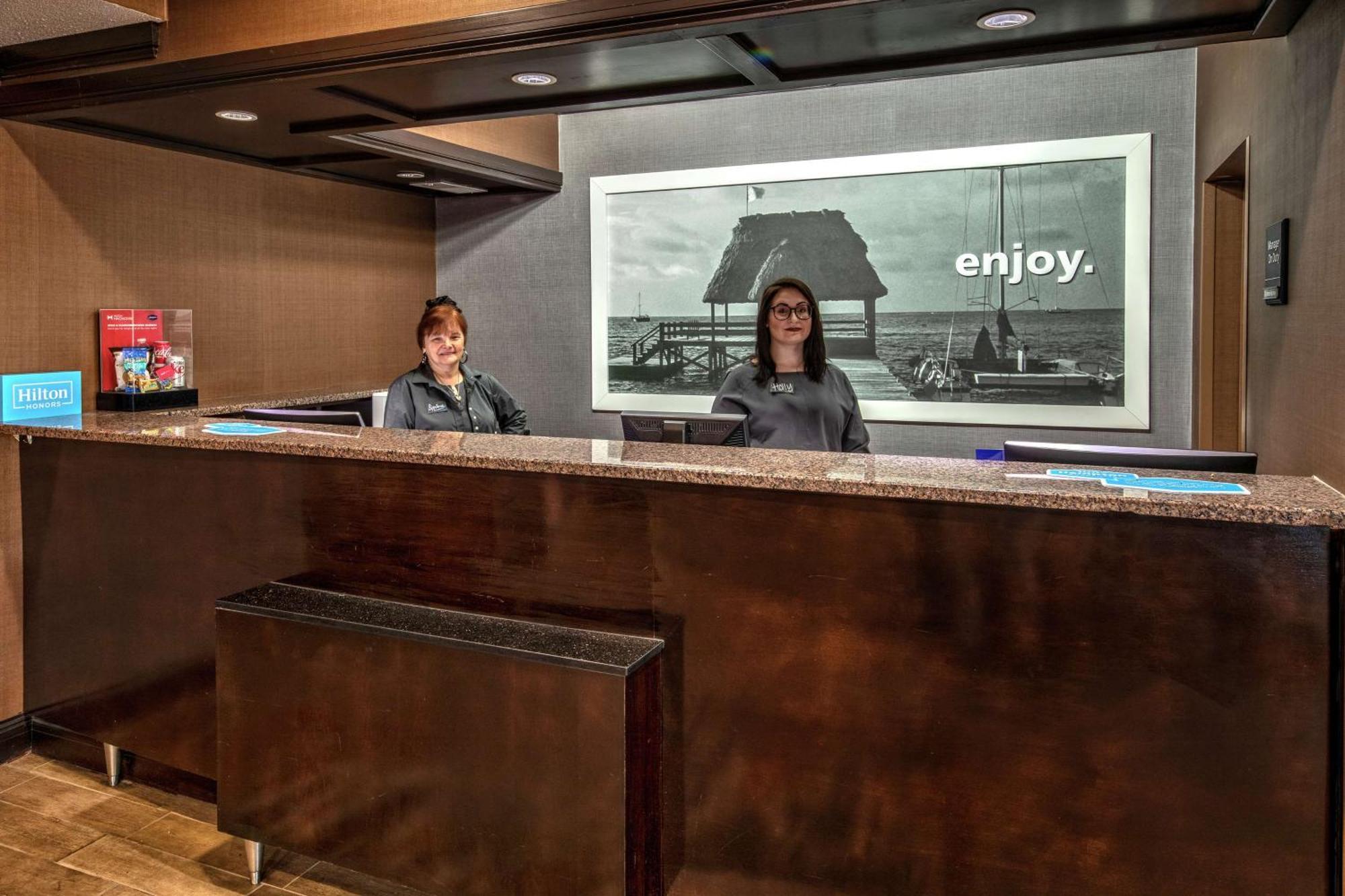 Hampton Inn Tullahoma Dış mekan fotoğraf
